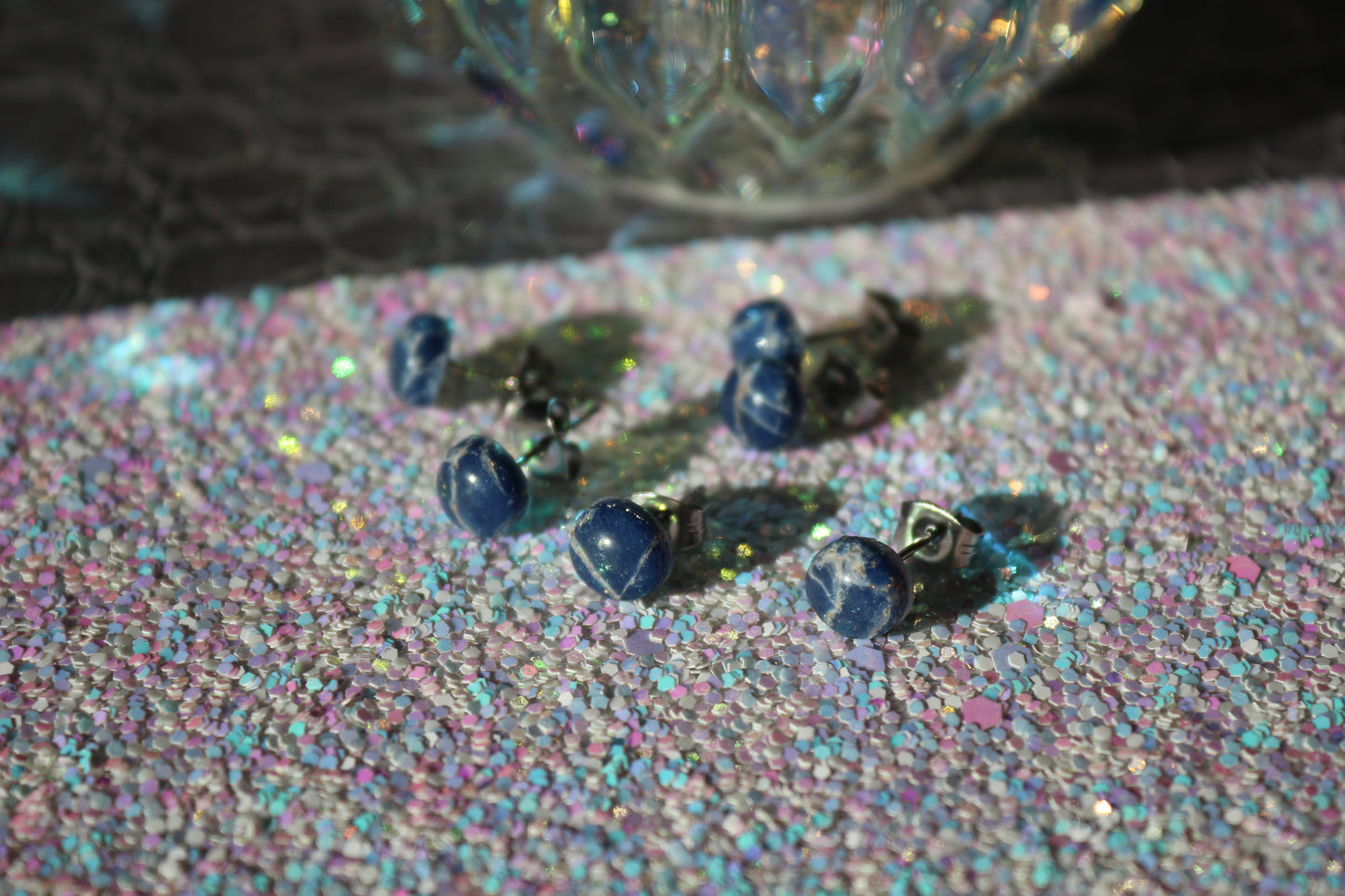 Boucles d'oreilles Sodalite dorée