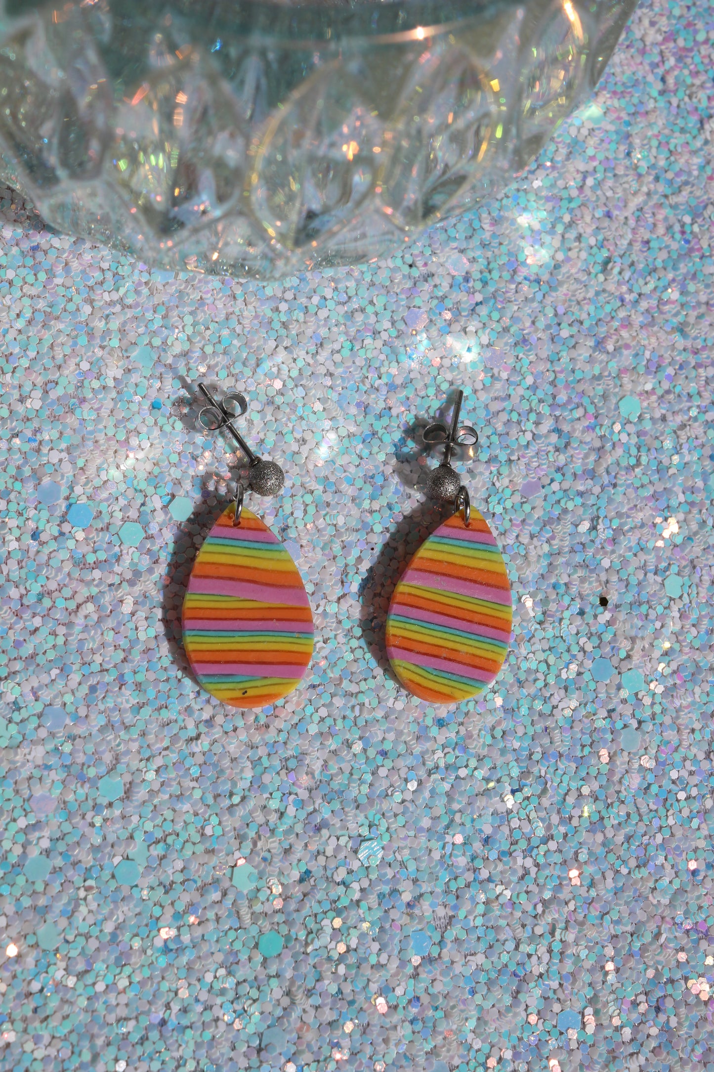 Boucles d'oreilles Lou - Arc-en-ciel pailleté