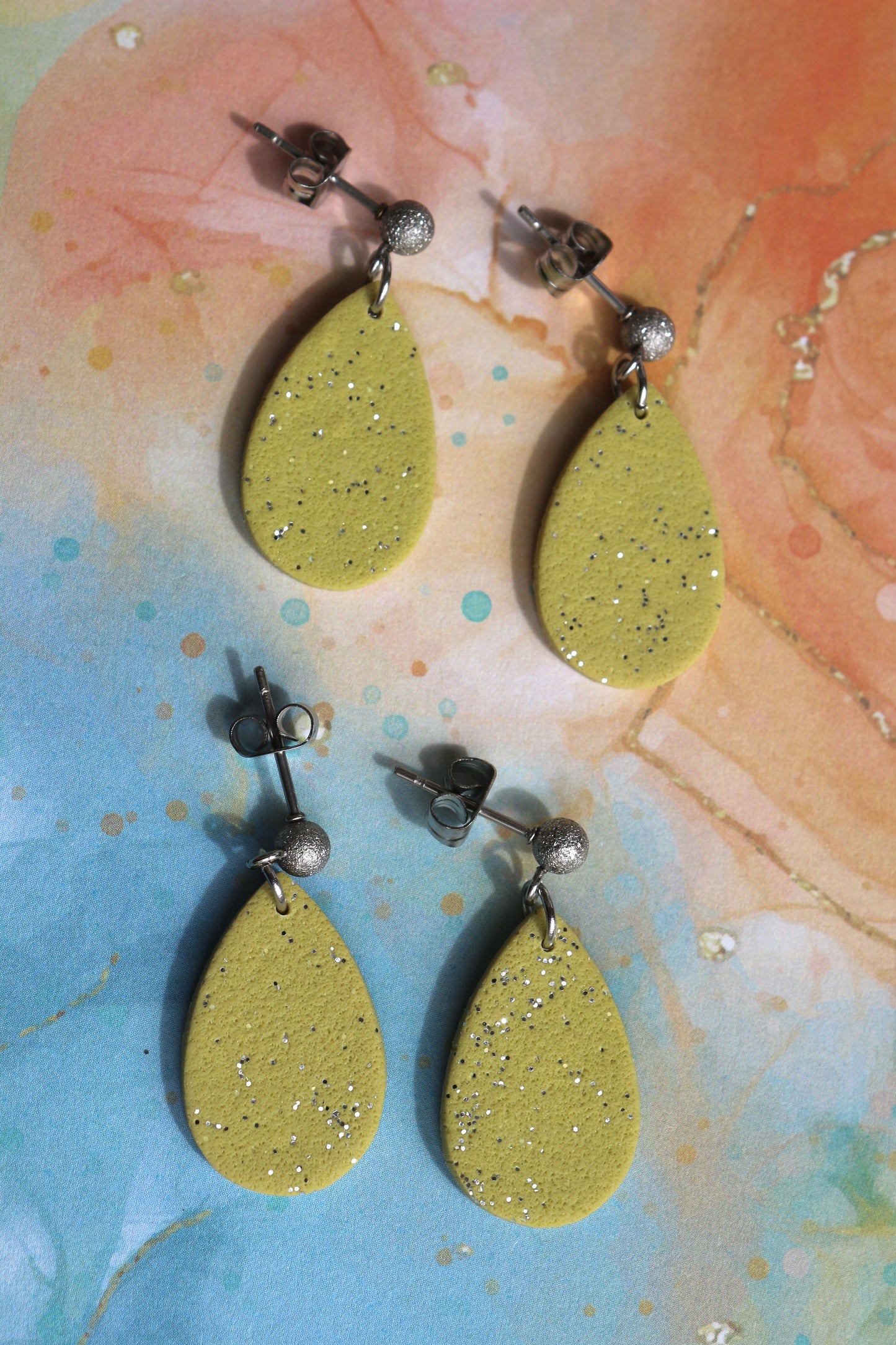 Boucles d'oreilles Lou - vert poudré et argenté